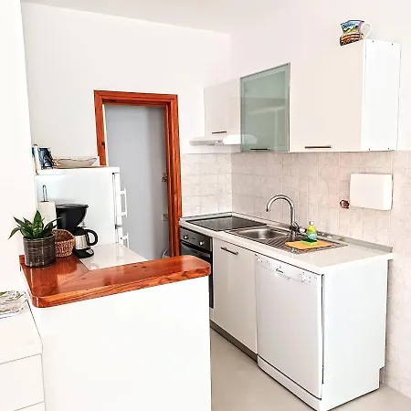 Apartman Neda * Sali